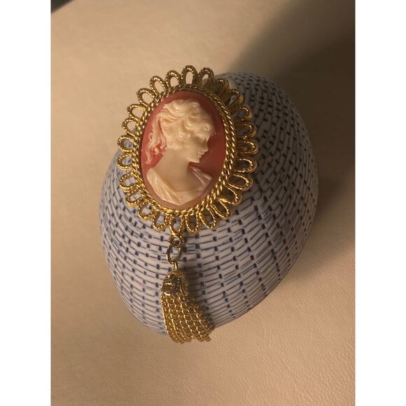 Cameo Brooch Victorian Revival Mid-century Pin Pendant Convertible Tassel Detail - Picture 2 of 8